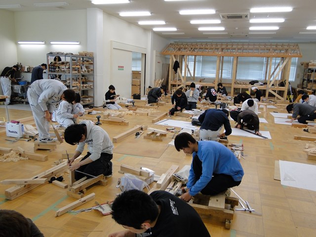 大工技能士特訓中です 建築系学科 Topics一覧 建設 デザインの総合カレッジ 東海工業専門学校金山校 大工技能士特訓中です 建築系学科 Topics一覧 建設 デザインの総合カレッジ 東海工業専門学校金山校