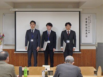 20260217卒研発表会1日目-468s.jpg