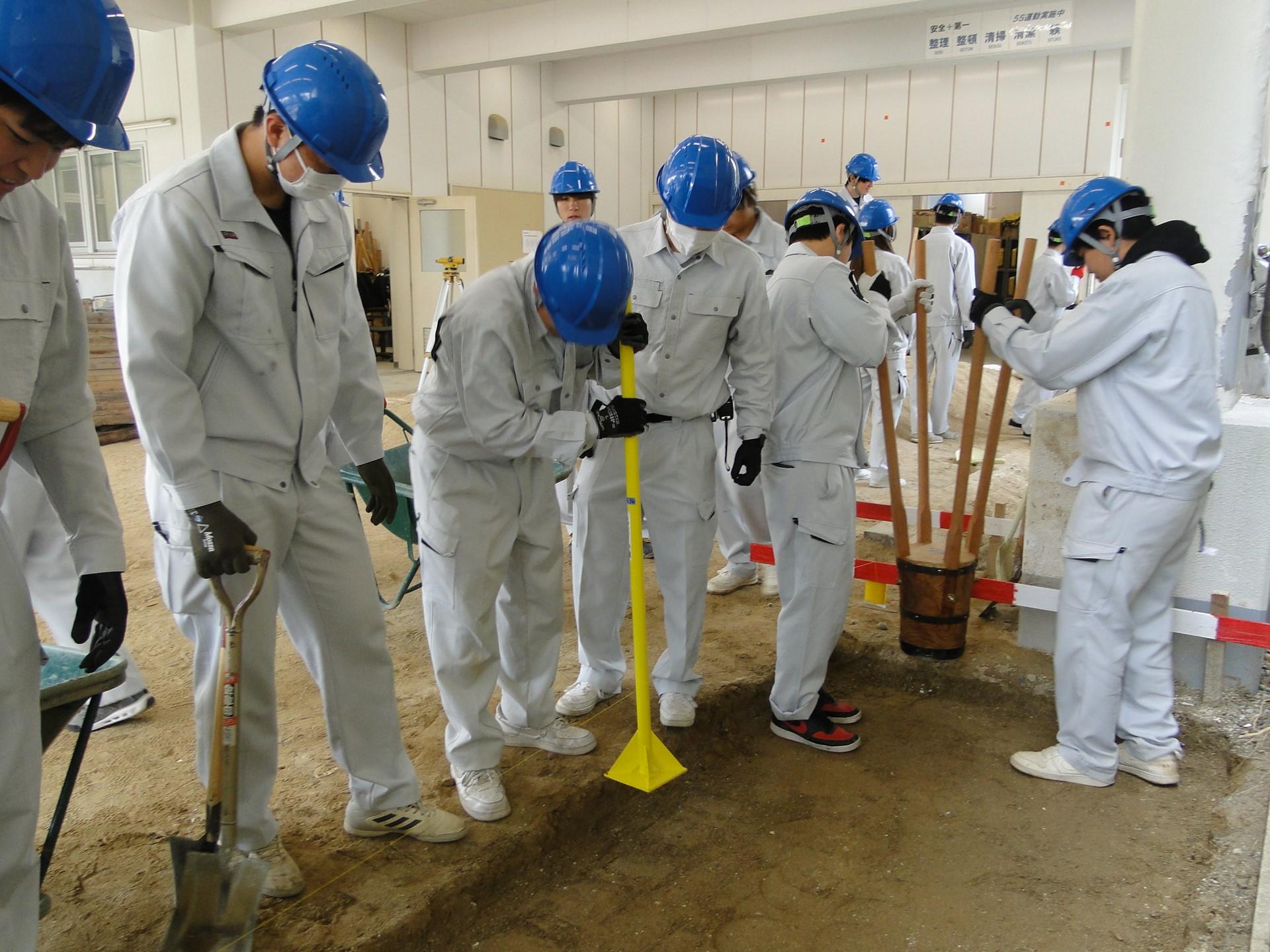 20230418施工実習_捨コンC2-027.jpg