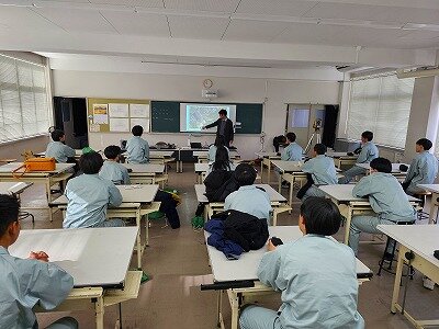02_津工業.jpg