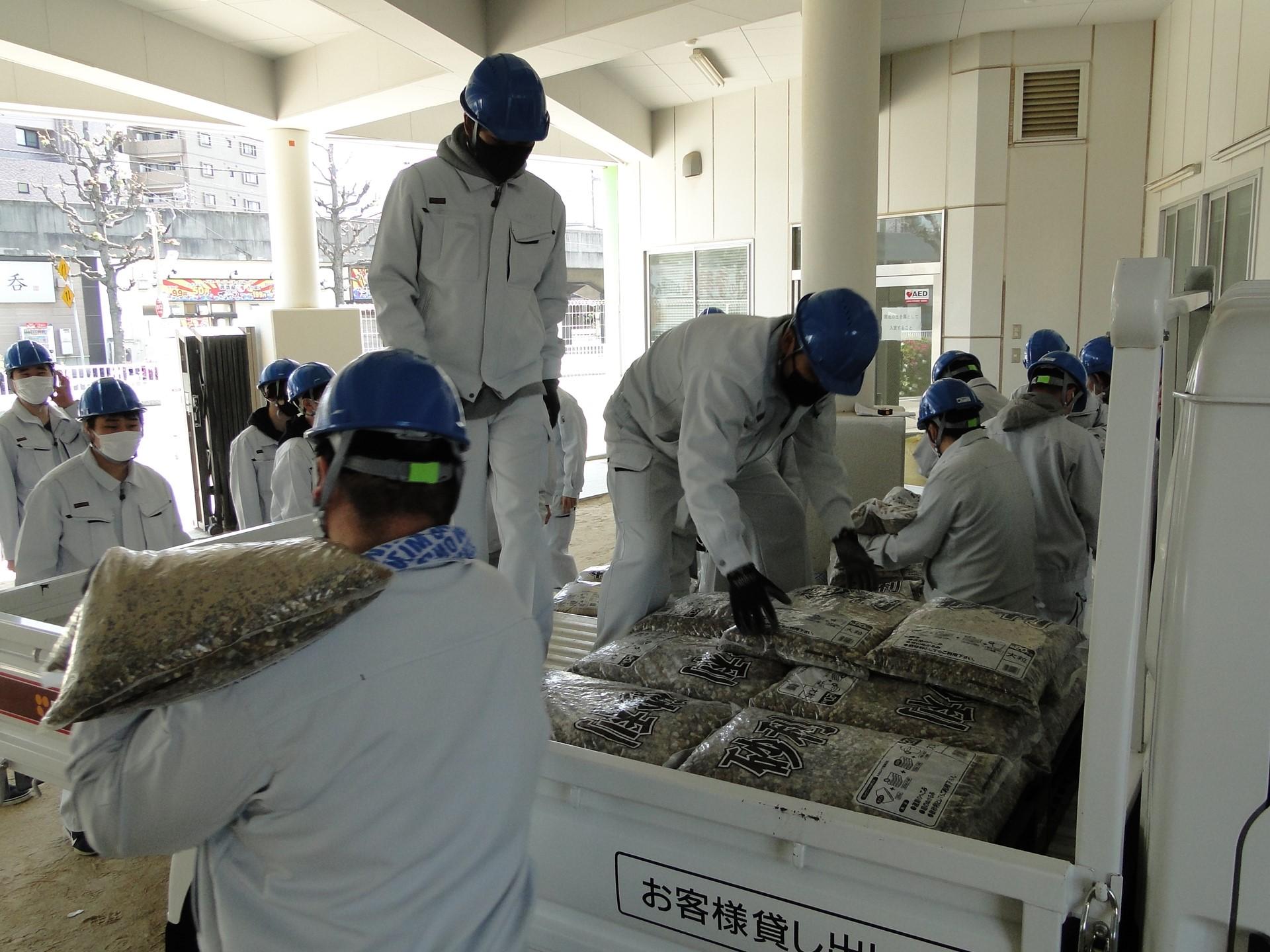 20230410施工実習_土運搬整地CP2-04.jpg
